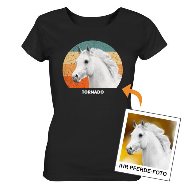 Retro-Sunset mit Pferde-Foto - Personalisiertes Bio-T-Shirt für Damen - Black