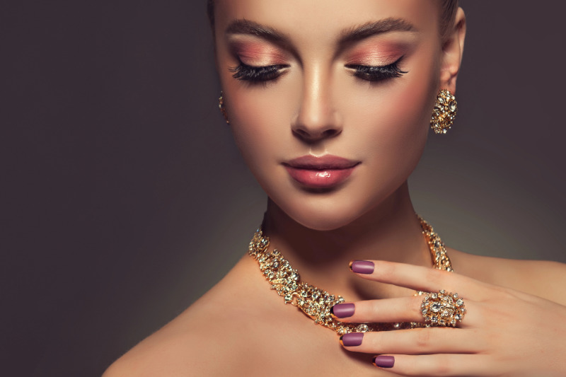 Schmuck ist seit Jahrtausenden die universelle Sprache der Liebe